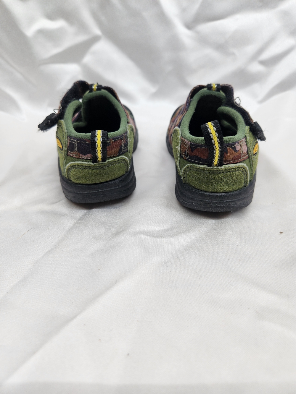 Keen Kids Olive Green and Brown Closed-Toe Water Shoes - Picture 5 of 7